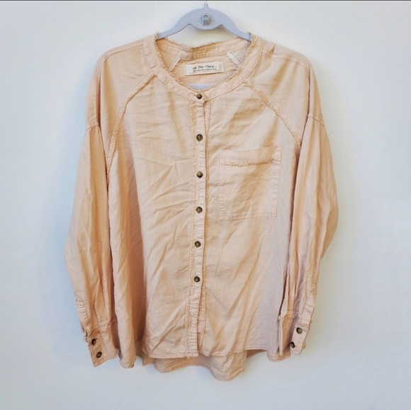 FREE People Linen Blend Soft Beige Pink Top Hi Low Button - Picture 2 of 11